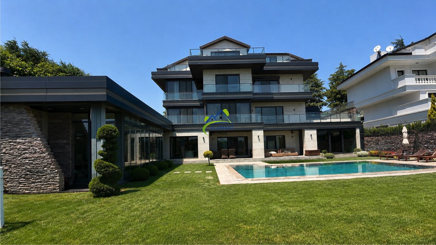 Acarkent'te A Güvenlik Kapısına Yakın Ultra Lüks Satılık Villa