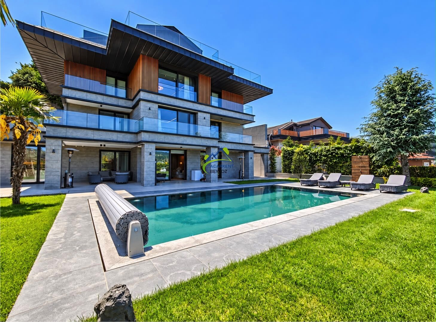 Acarkent'te Komple Revize Edilmiş Geniş Kullanım Alanlı BR Tipi Villa