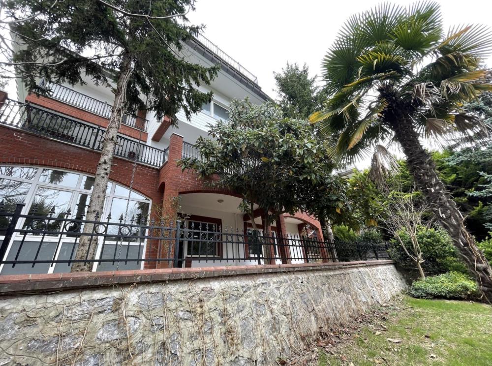 Acarkent'te Merkezi Konumda Katma Değeri Yüksek Yatırımlı Villa